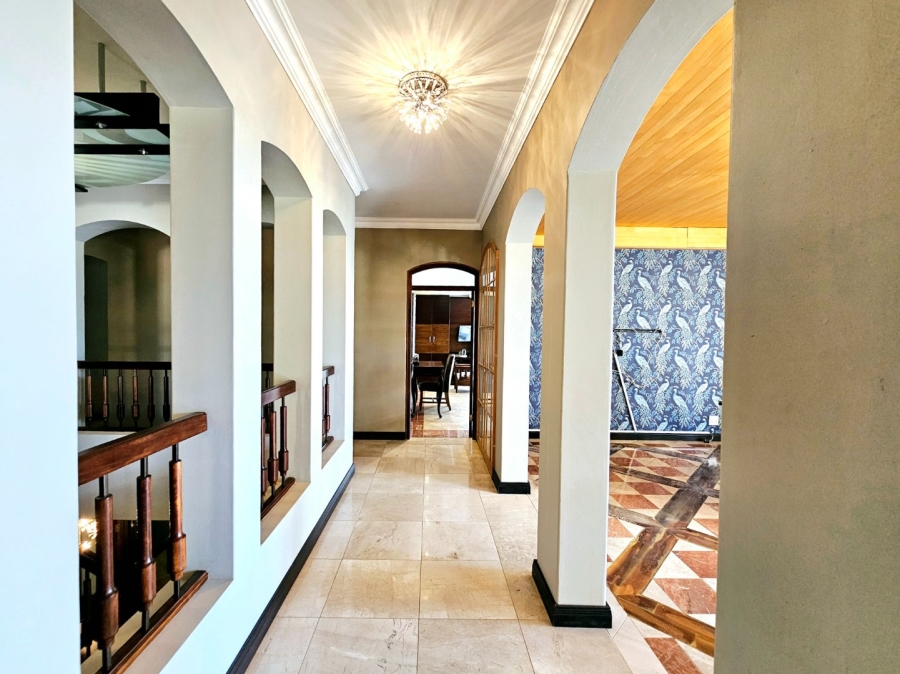 8 Bedroom Property for Sale in Waverley Free State